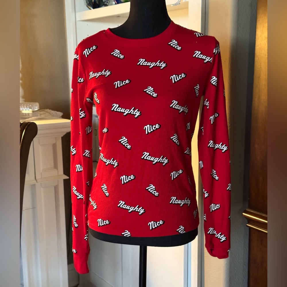 Forever‎ 21 Red Christmas Graphic Thermal Top